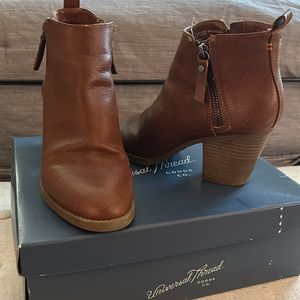 Jameson ankle boot in color cognac